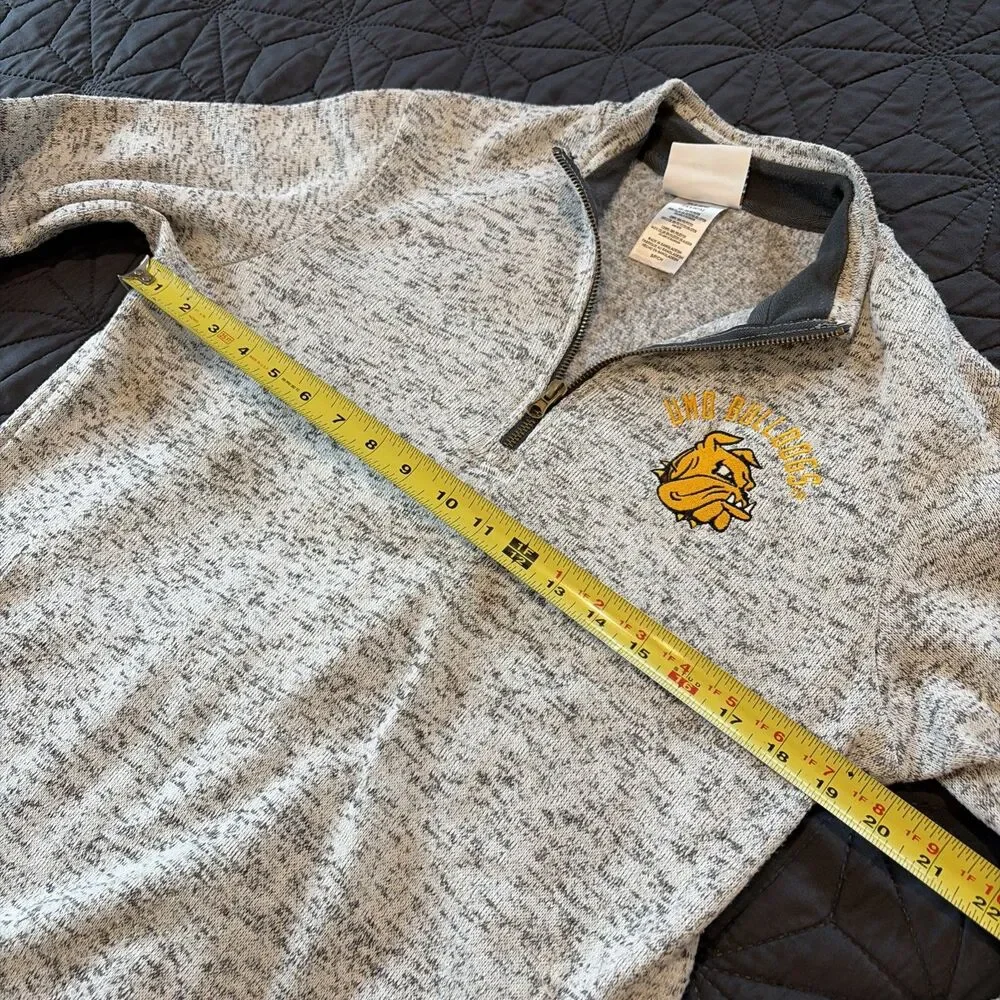 Mens S Champion University of MN Duluth 1/4 Zip Fleece Sweatshirt Light Gray